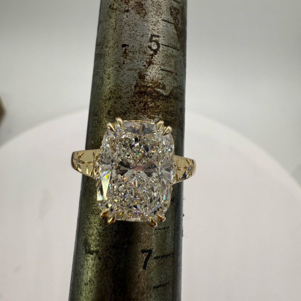 5.04 carat D VS1 elongated cushion diamond engagement ring - Picture 4 of 15